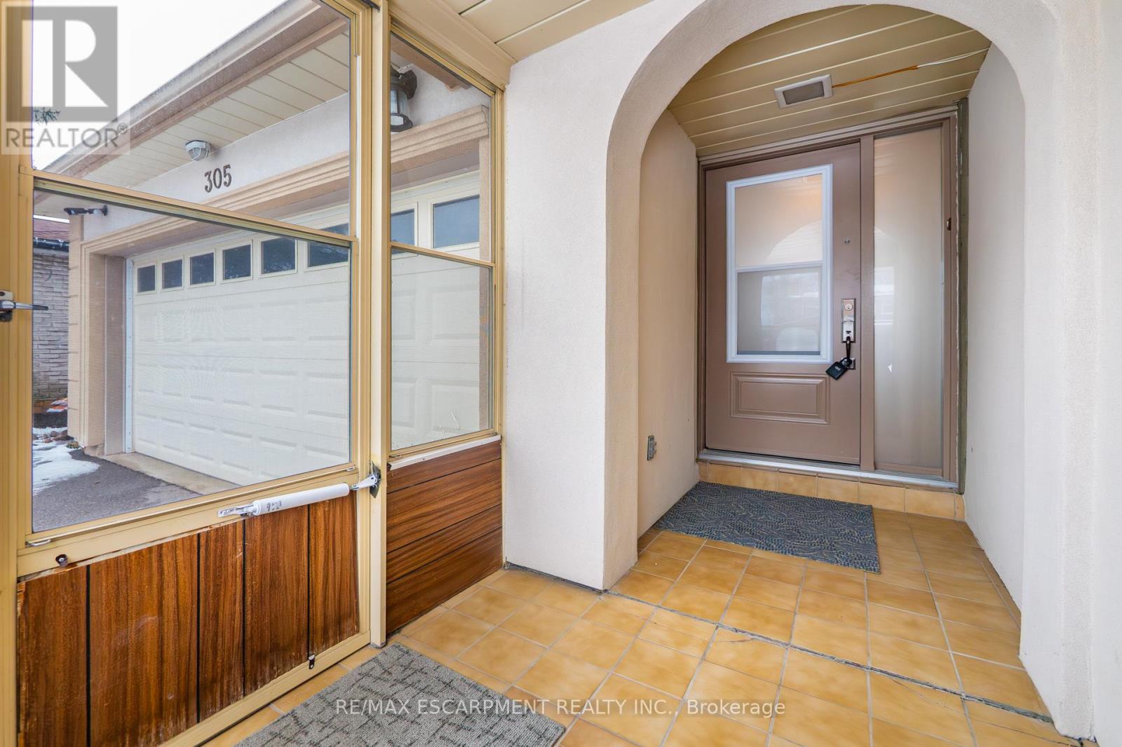 305 Pinegrove Road, Oakville, Ontario  L6K 3P8 - Photo 6 - W12823378