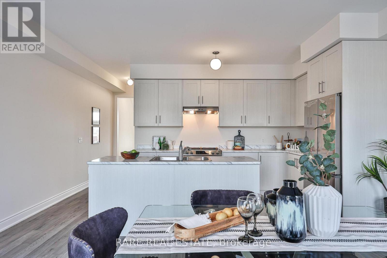 6 Tarmola Park Court, Toronto (Humber Summit), Ontario  M9L 0A6 - Photo 10 - W12823382