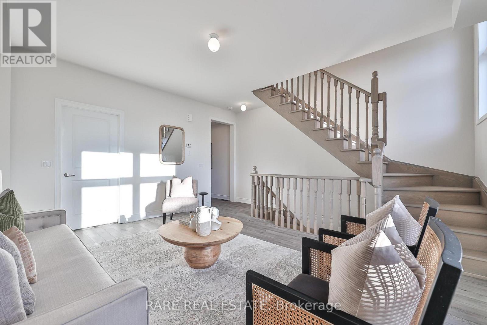 6 Tarmola Park Court, Toronto (Humber Summit), Ontario  M9L 0A6 - Photo 4 - W12823382