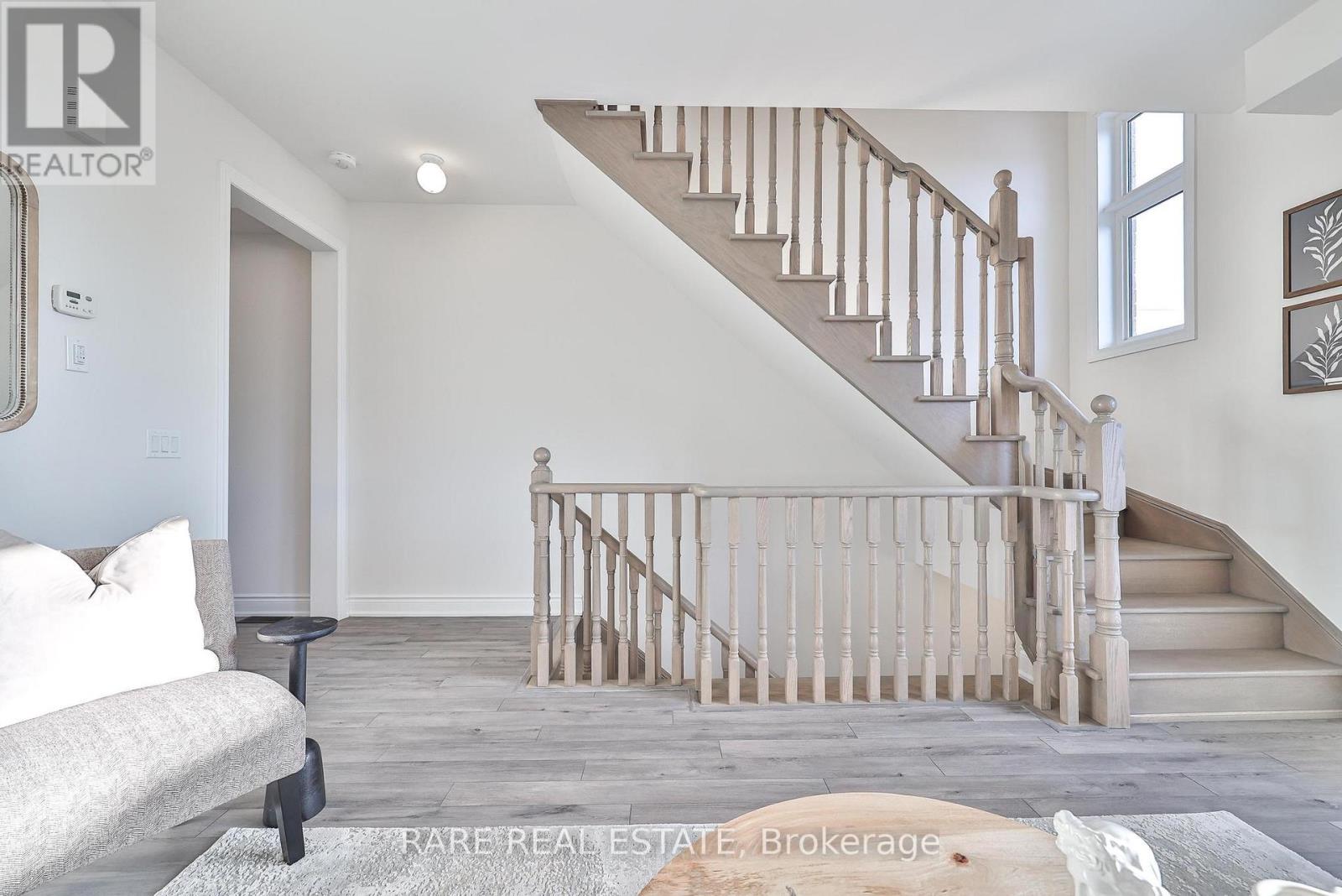 6 Tarmola Park Court, Toronto (Humber Summit), Ontario  M9L 0A6 - Photo 5 - W12823382