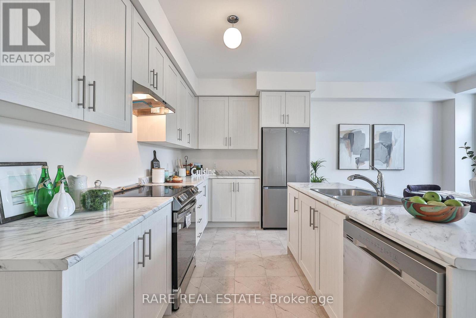 6 Tarmola Park Court, Toronto (Humber Summit), Ontario  M9L 0A6 - Photo 7 - W12823382