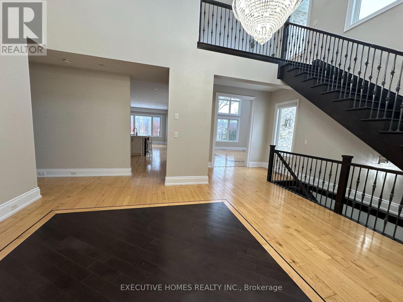 2613 Fifth Line W, Mississauga, Ontario  L5K 1V9 - Photo 10 - W12823392