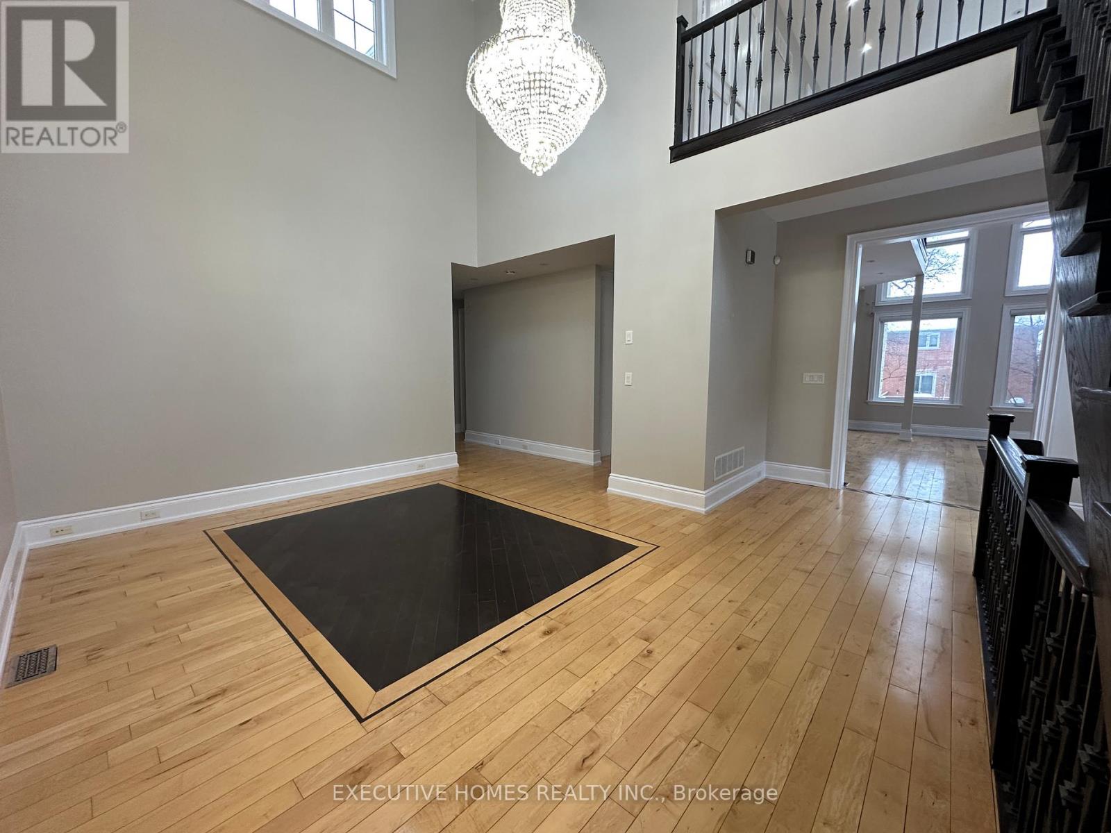 2613 Fifth Line W, Mississauga, Ontario  L5K 1V9 - Photo 8 - W12823392