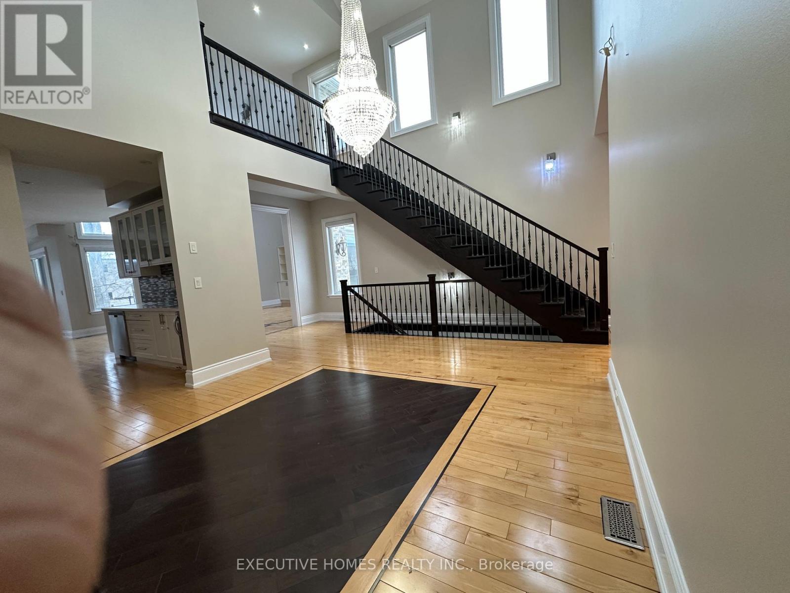 2613 Fifth Line W, Mississauga, Ontario  L5K 1V9 - Photo 9 - W12823392