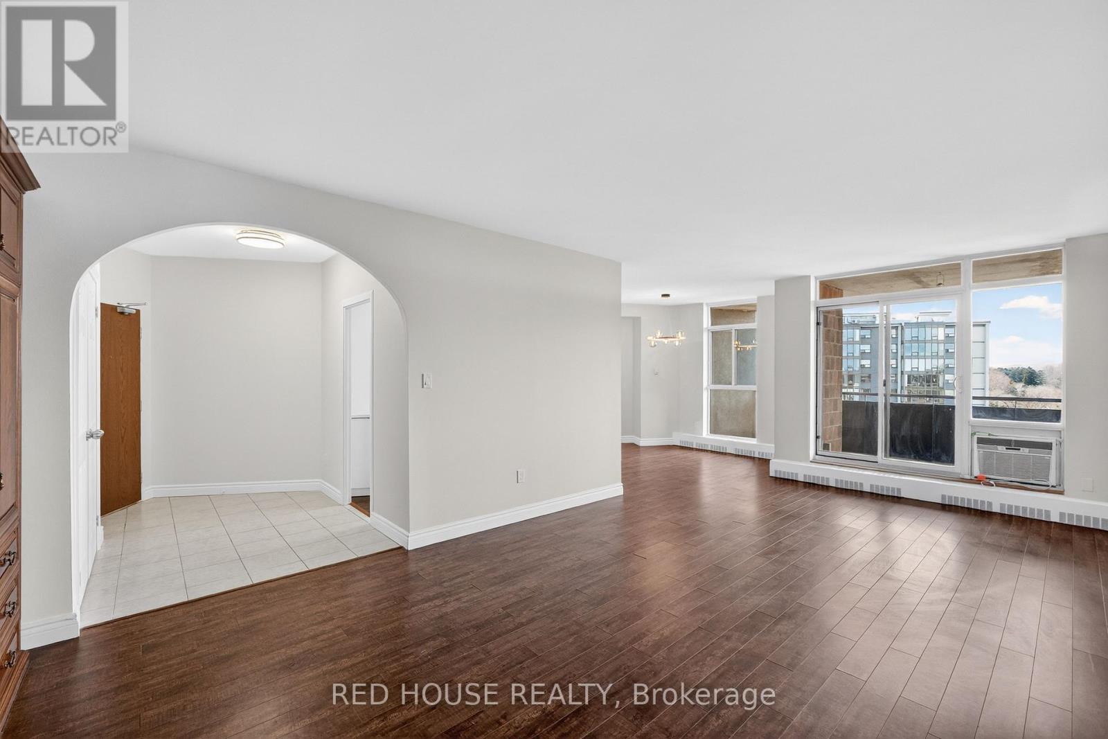 809 - 5250 Lakeshore Road, Burlington, Ontario  L7L 5L2 - Photo 8 - W12823394