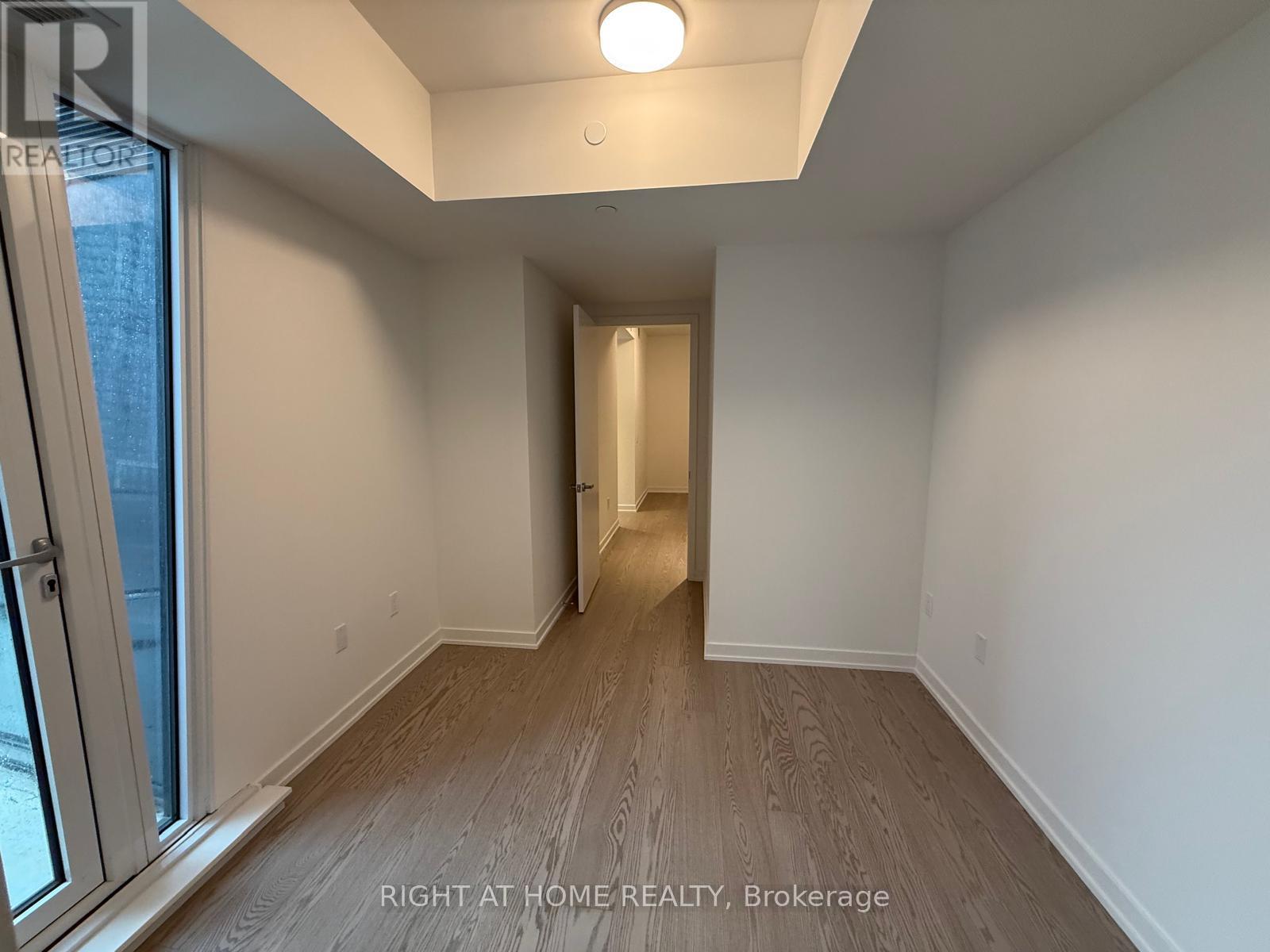 311 - 448 Burnhamthorpe Road W, Mississauga, Ontario  L5B 4M6 - Photo 11 - W12823424