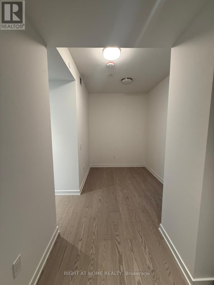 311 - 448 Burnhamthorpe Road W, Mississauga, Ontario  L5B 4M6 - Photo 12 - W12823424