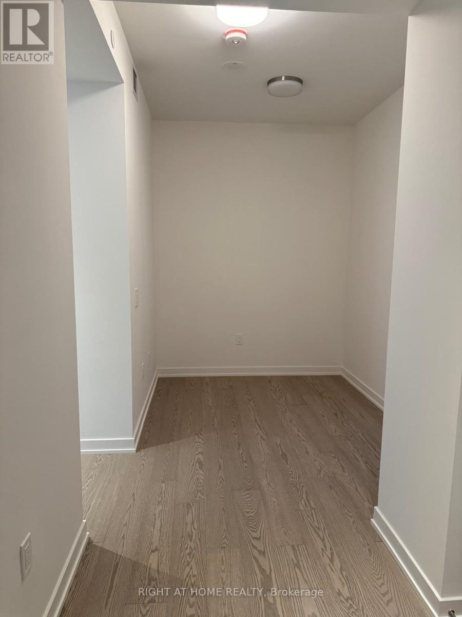 311 - 448 Burnhamthorpe Road W, Mississauga, Ontario  L5B 4M6 - Photo 13 - W12823424