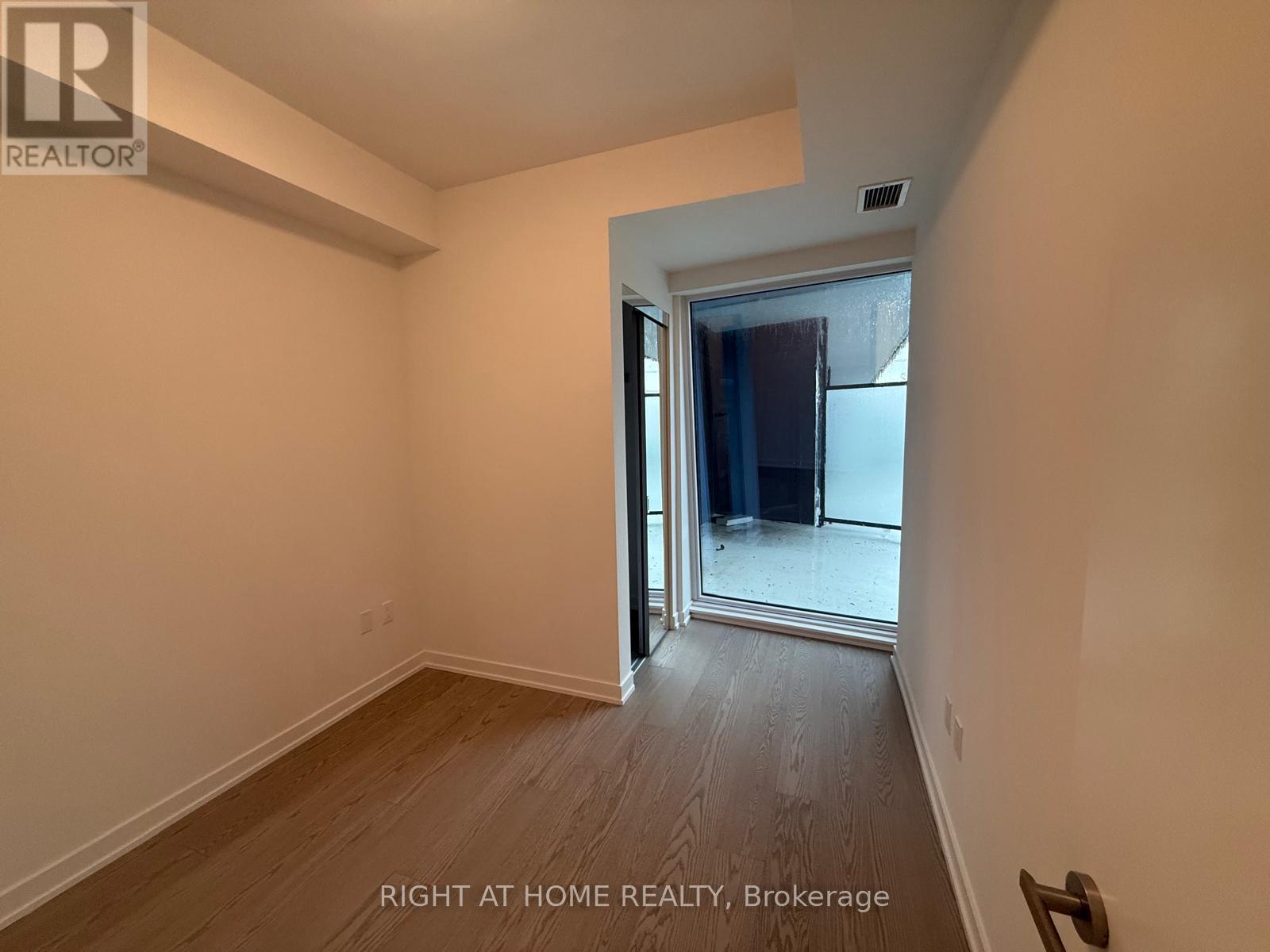 311 - 448 Burnhamthorpe Road W, Mississauga, Ontario  L5B 4M6 - Photo 17 - W12823424