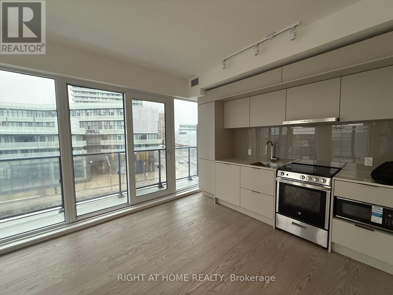 311 - 448 Burnhamthorpe Road W, Mississauga, Ontario  L5B 4M6 - Photo 21 - W12823424