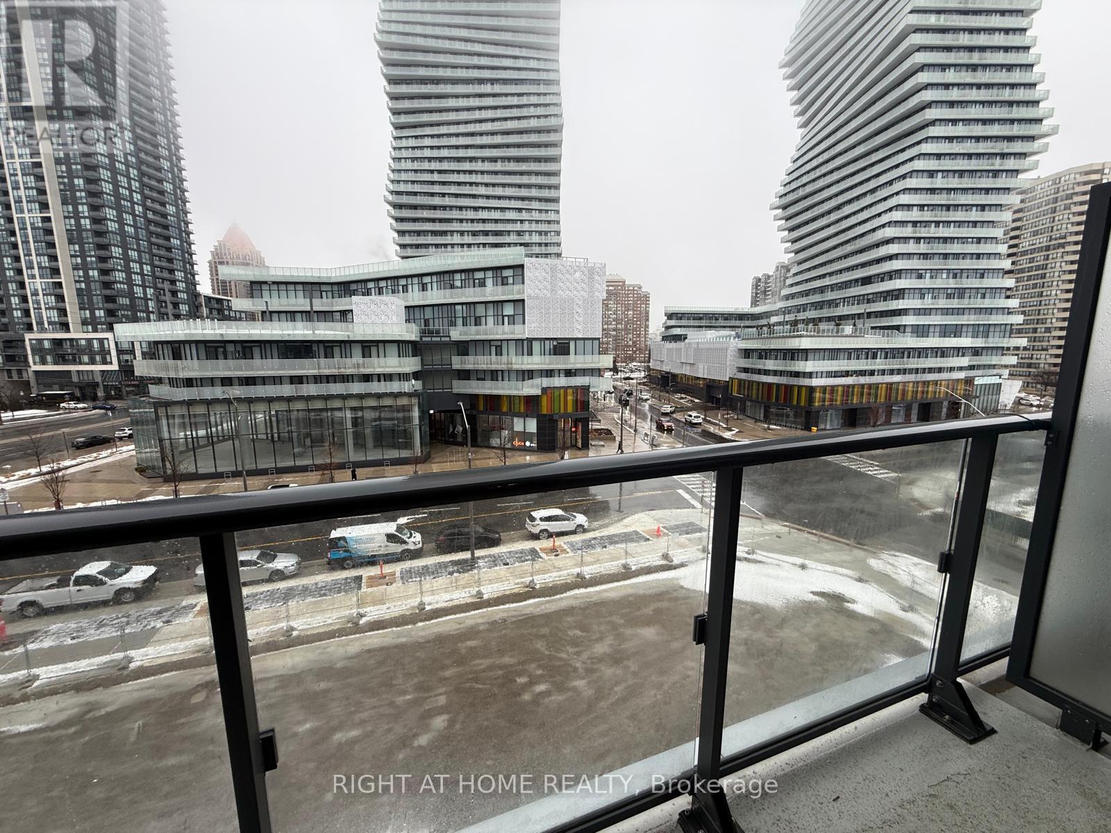 311 - 448 Burnhamthorpe Road W, Mississauga, Ontario  L5B 4M6 - Photo 27 - W12823424