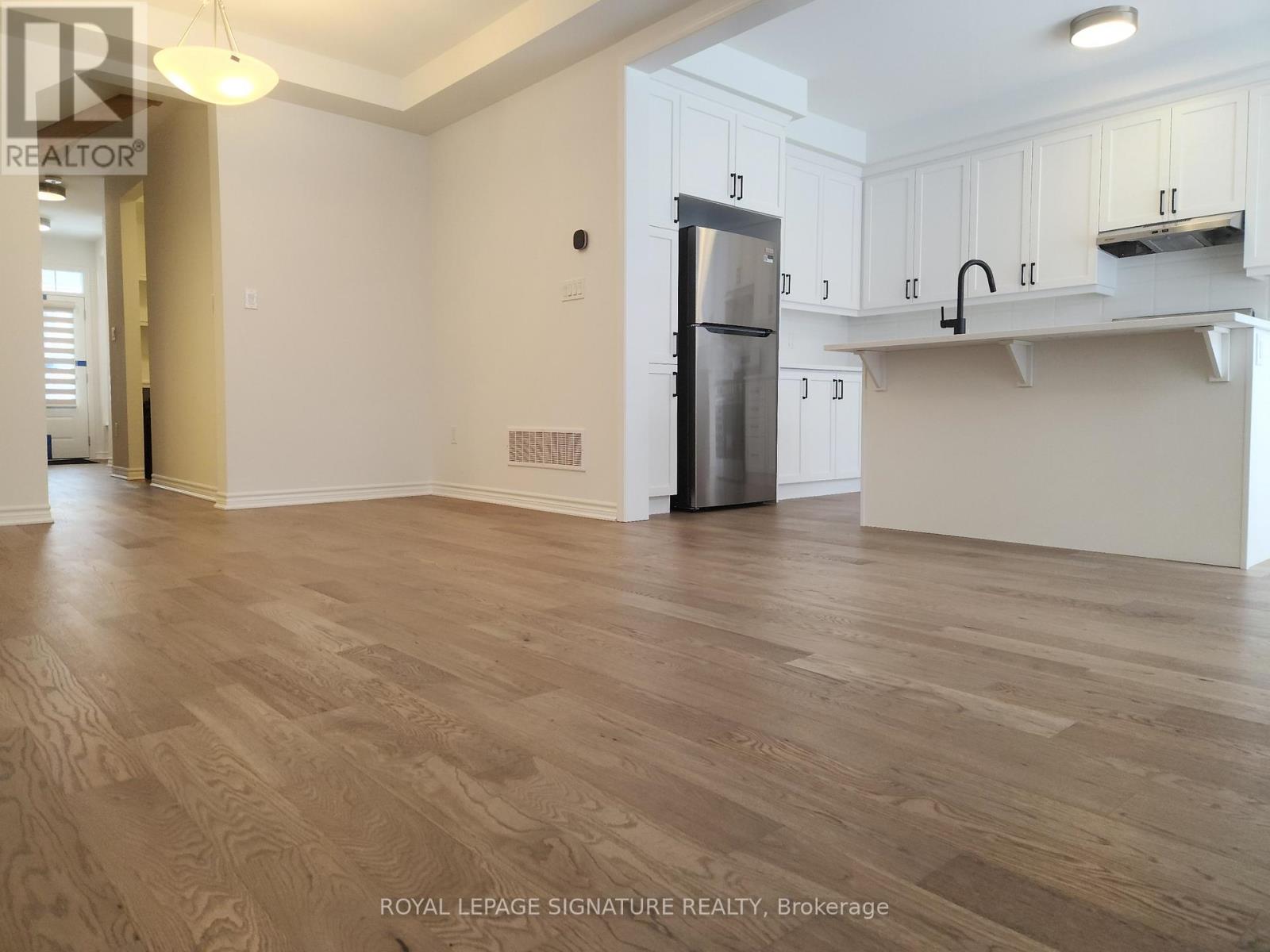 3218 Meadowridge Drive, Oakville, Ontario  L6H 8B4 - Photo 11 - W12823434