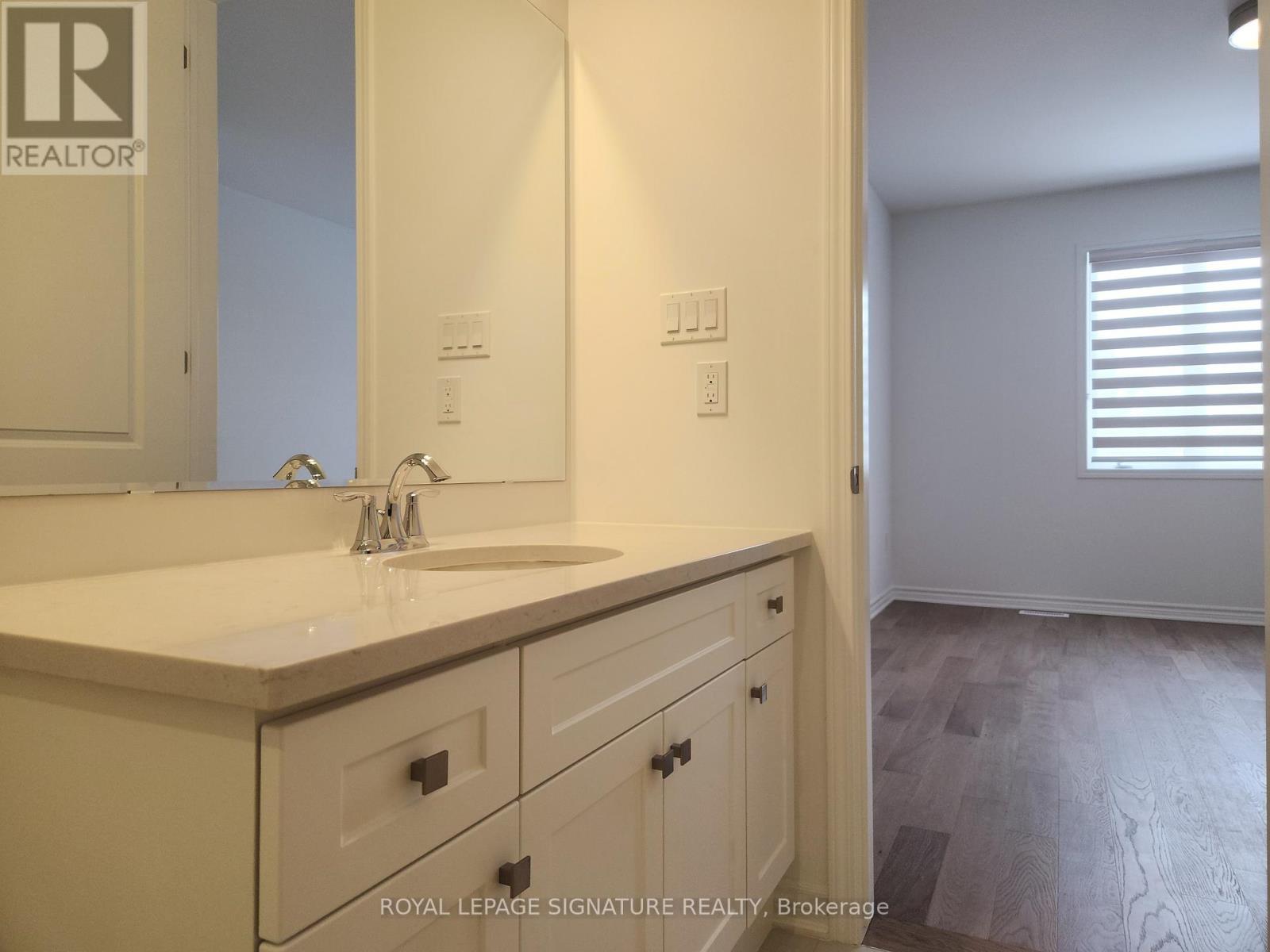 3218 Meadowridge Drive, Oakville, Ontario  L6H 8B4 - Photo 19 - W12823434