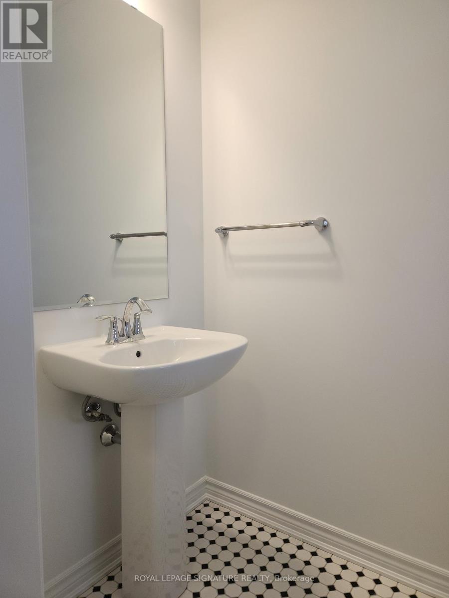 3218 Meadowridge Drive, Oakville, Ontario  L6H 8B4 - Photo 26 - W12823434