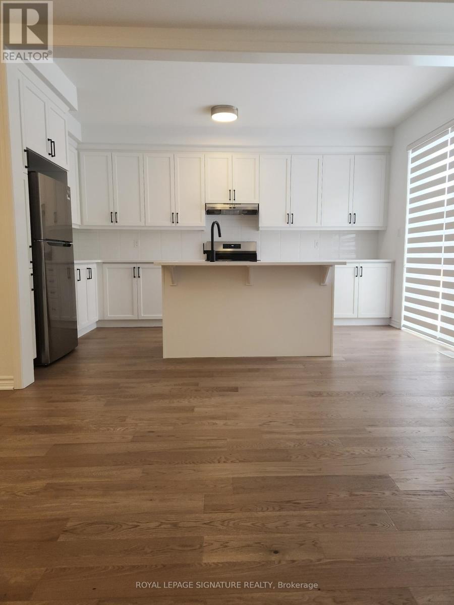 3218 Meadowridge Drive, Oakville, Ontario  L6H 8B4 - Photo 7 - W12823434