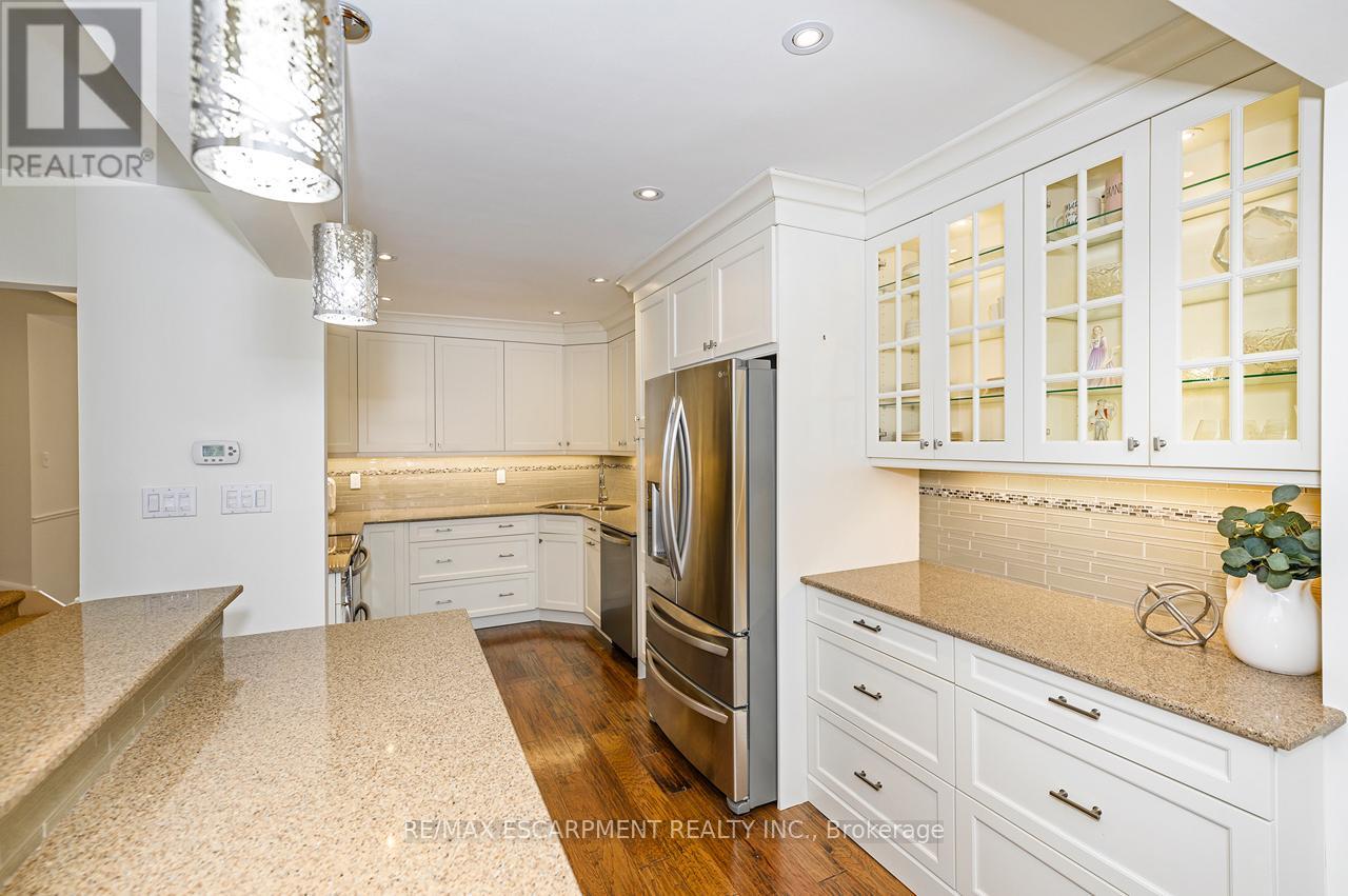 42 - 2301 Cavendish Drive, Burlington, Ontario  L7P 3M3 - Photo 6 - W12823444