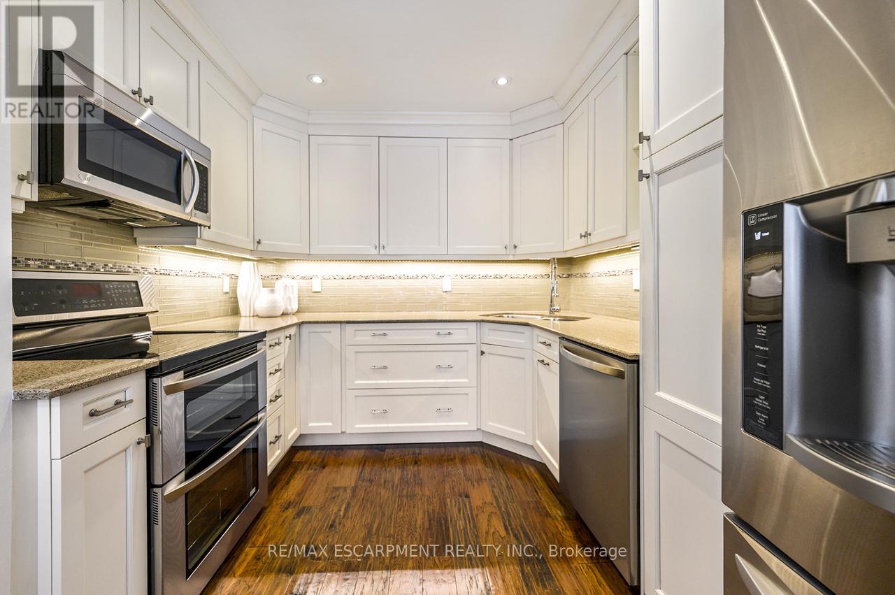 42 - 2301 Cavendish Drive, Burlington, Ontario  L7P 3M3 - Photo 7 - W12823444