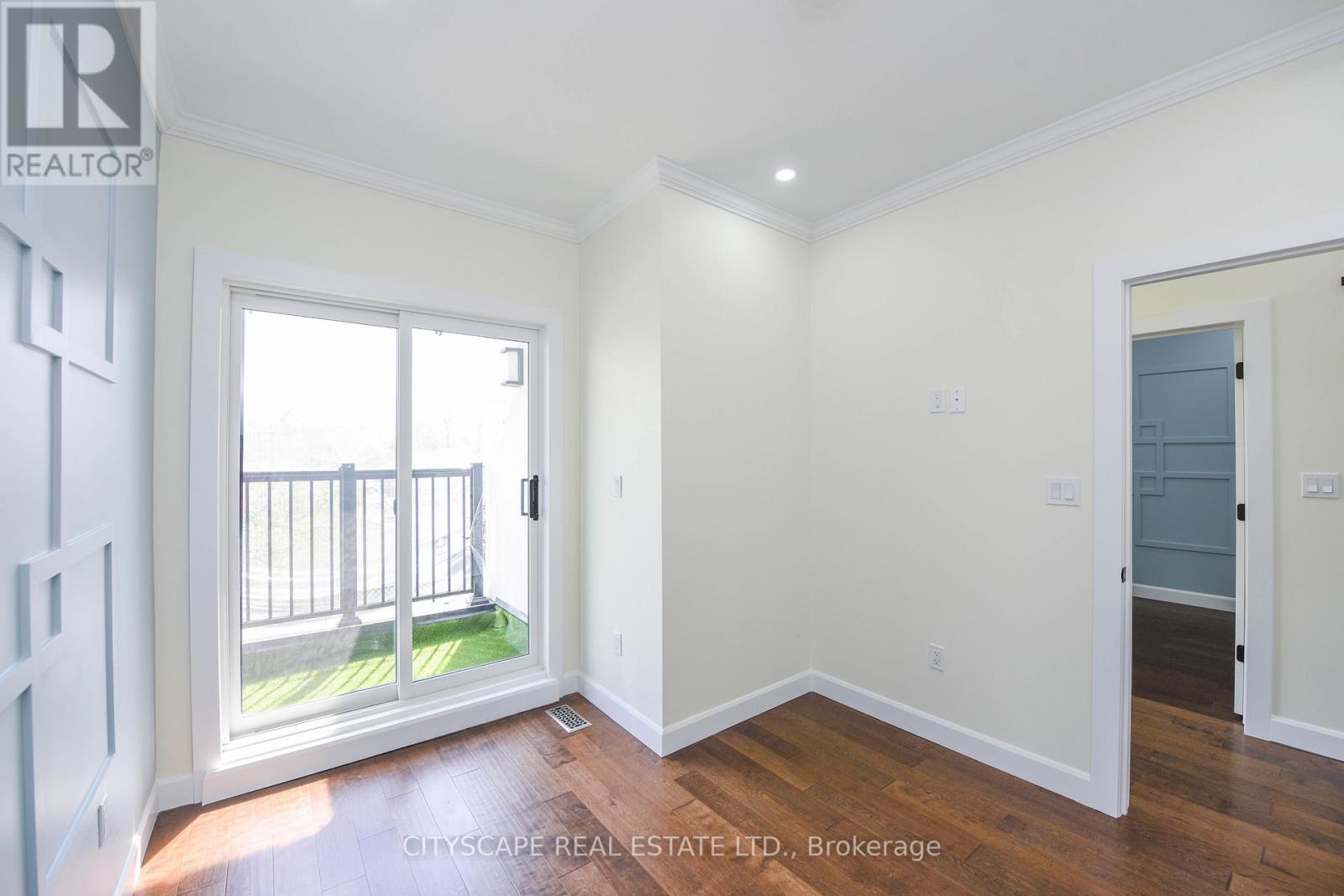 Upper - 3134 Merritt Avenue N, Mississauga, Ontario  L4T 1P3 - Photo 10 - W12823454