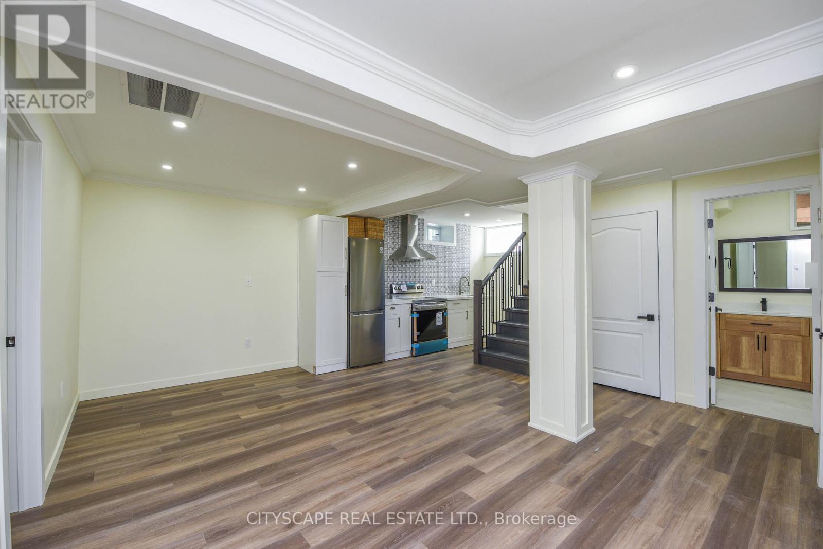 Upper - 3134 Merritt Avenue N, Mississauga, Ontario  L4T 1P3 - Photo 17 - W12823454