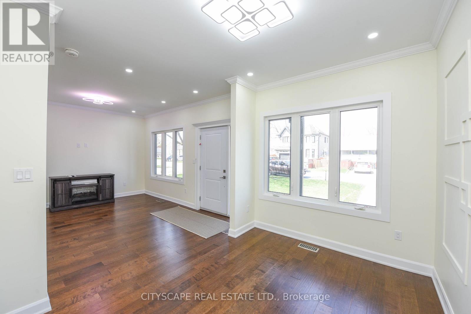 Upper - 3134 Merritt Avenue N, Mississauga, Ontario  L4T 1P3 - Photo 8 - W12823454