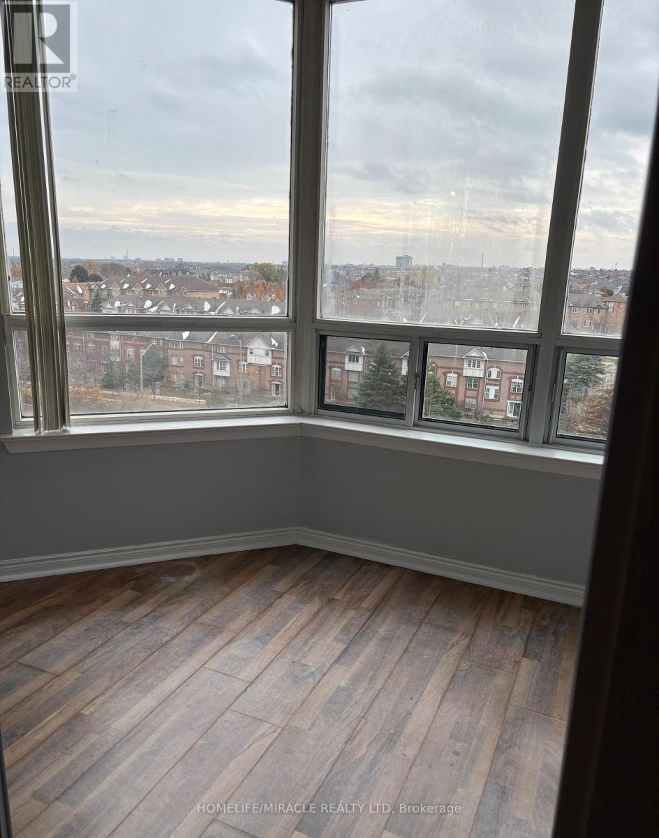 711 - 135 Hillcrest Avenue, Mississauga, Ontario  L5B 4B1 - Photo 9 - W12823474