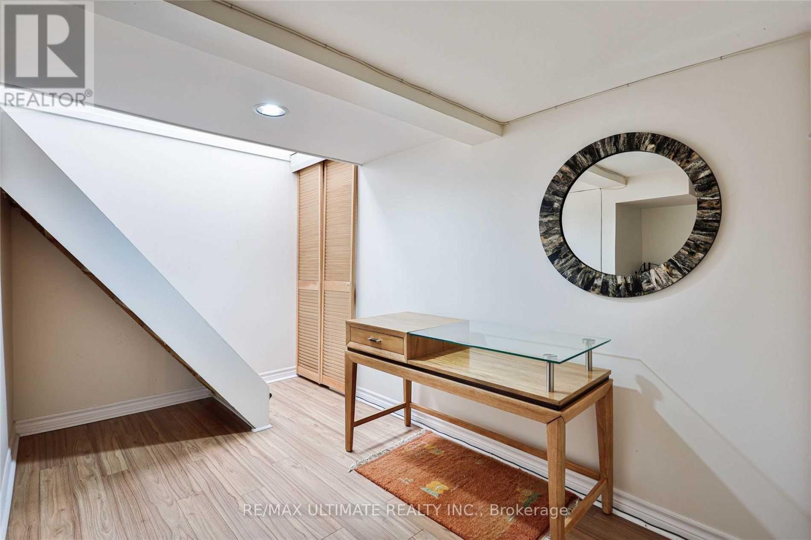 49 Fourth Street, Toronto, Ontario  M8V 2Y2 - Photo 11 - W12823488