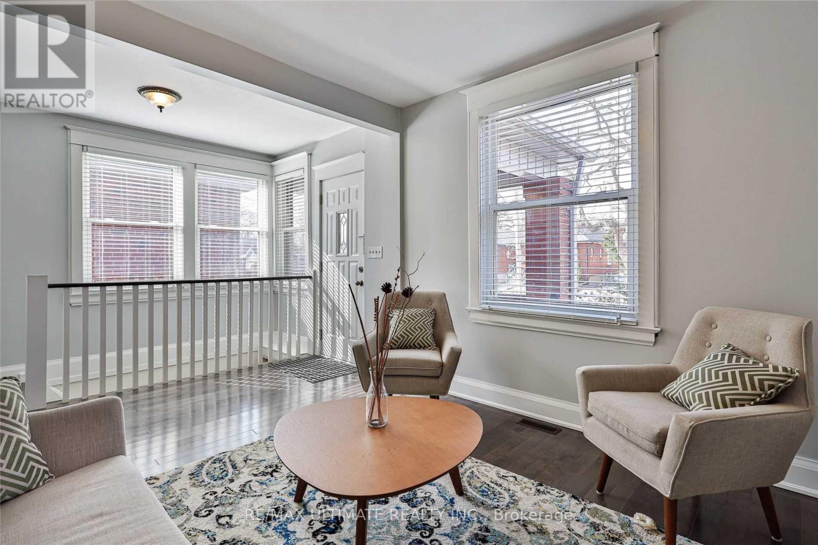 49 Fourth Street, Toronto, Ontario  M8V 2Y2 - Photo 2 - W12823488