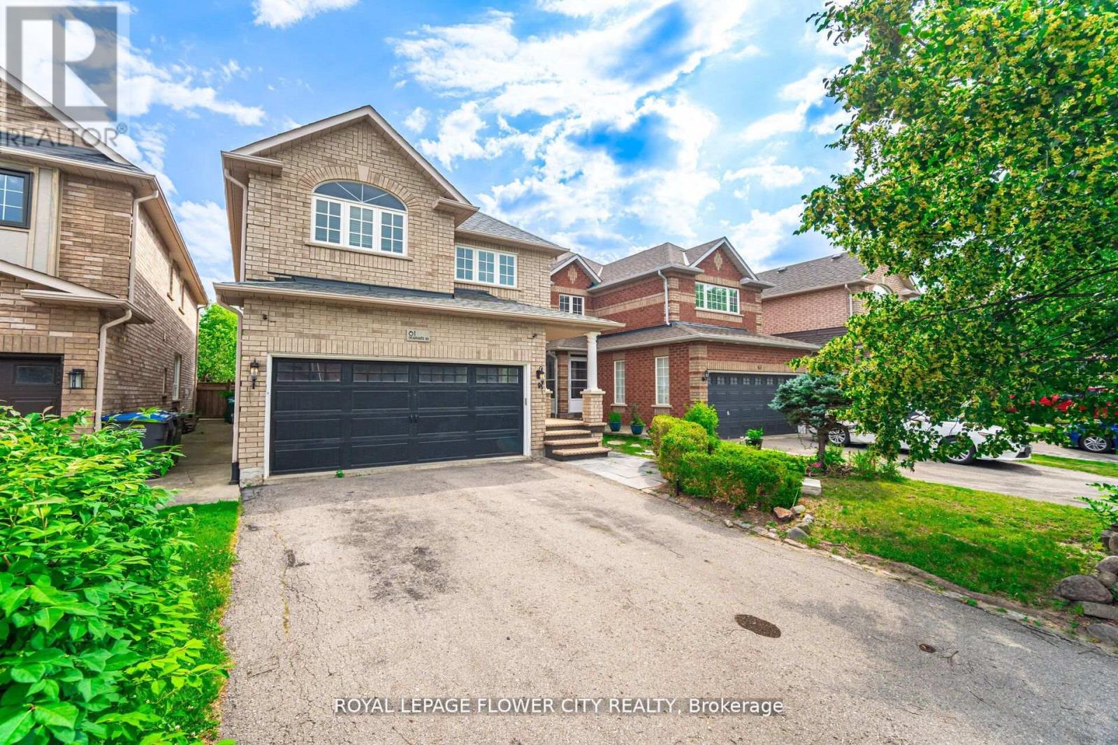 61 Headwater Road, Caledon, Ontario  L7E 2W4 - Photo 2 - W12823516