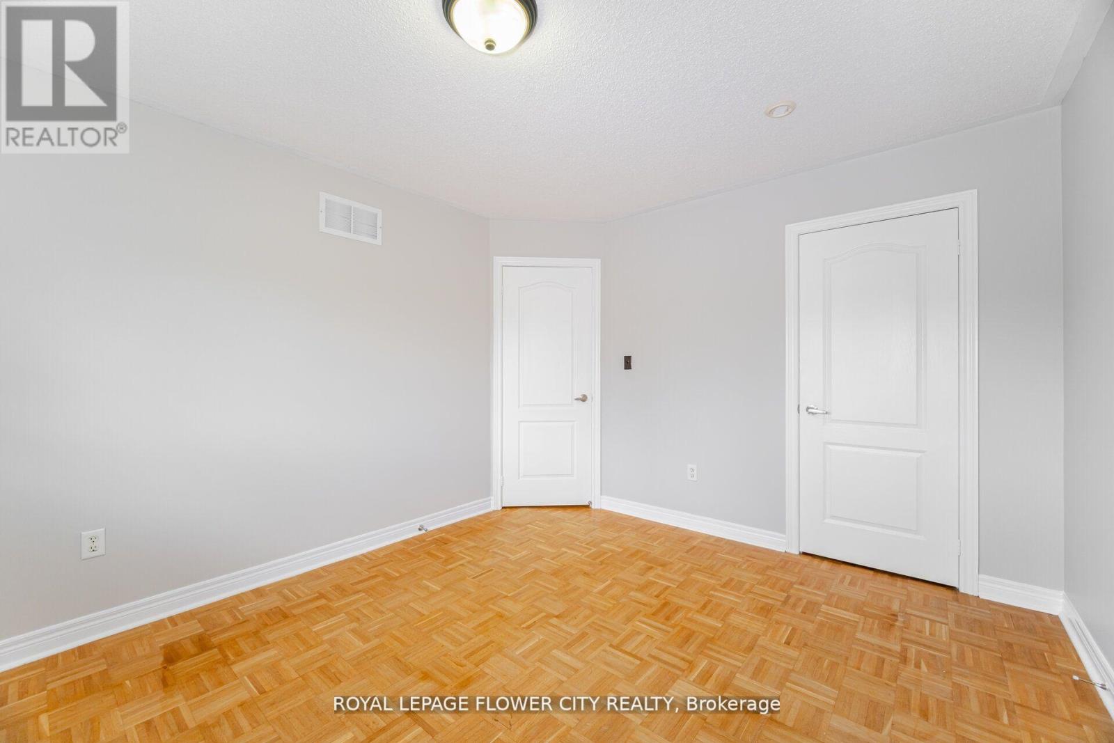 61 Headwater Road, Caledon, Ontario  L7E 2W4 - Photo 33 - W12823516