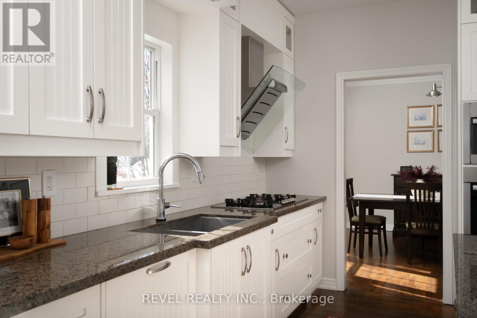 54 North Riverdale Drive, Caledon, Ontario  L7C 3K3 - Photo 12 - W12823518