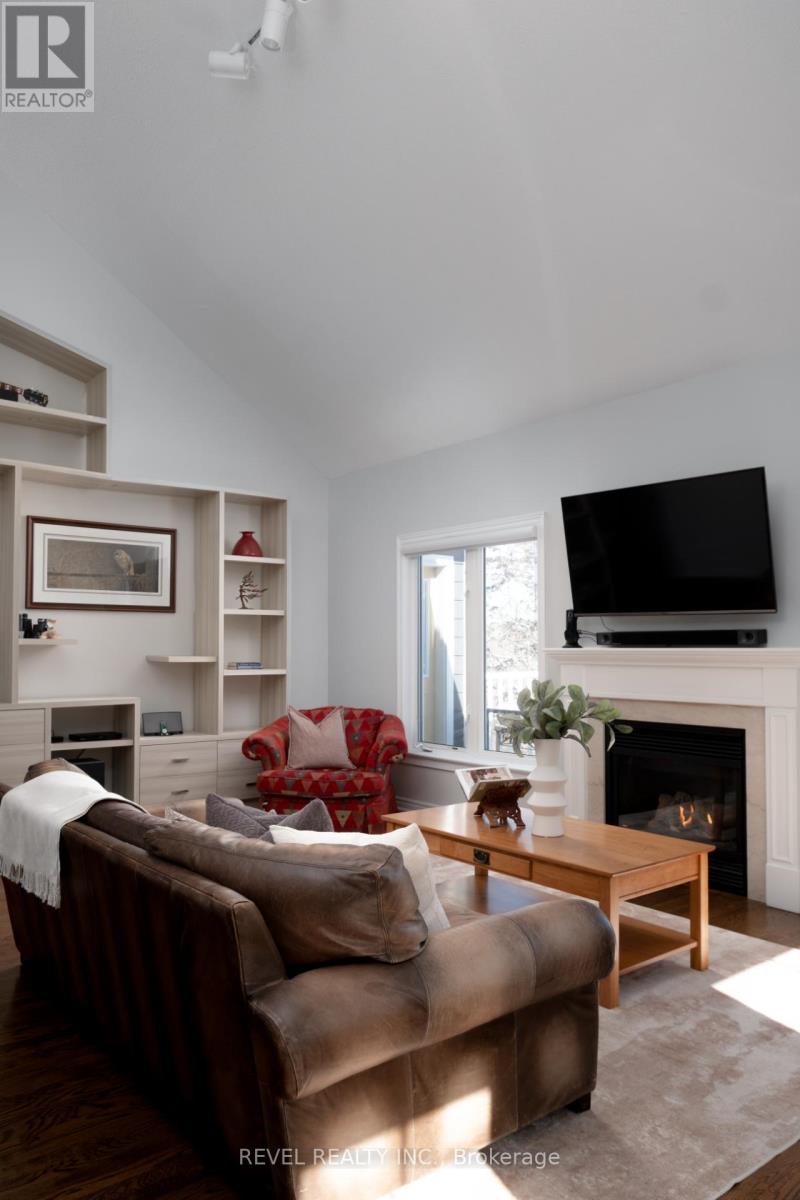 54 North Riverdale Drive, Caledon, Ontario  L7C 3K3 - Photo 15 - W12823518