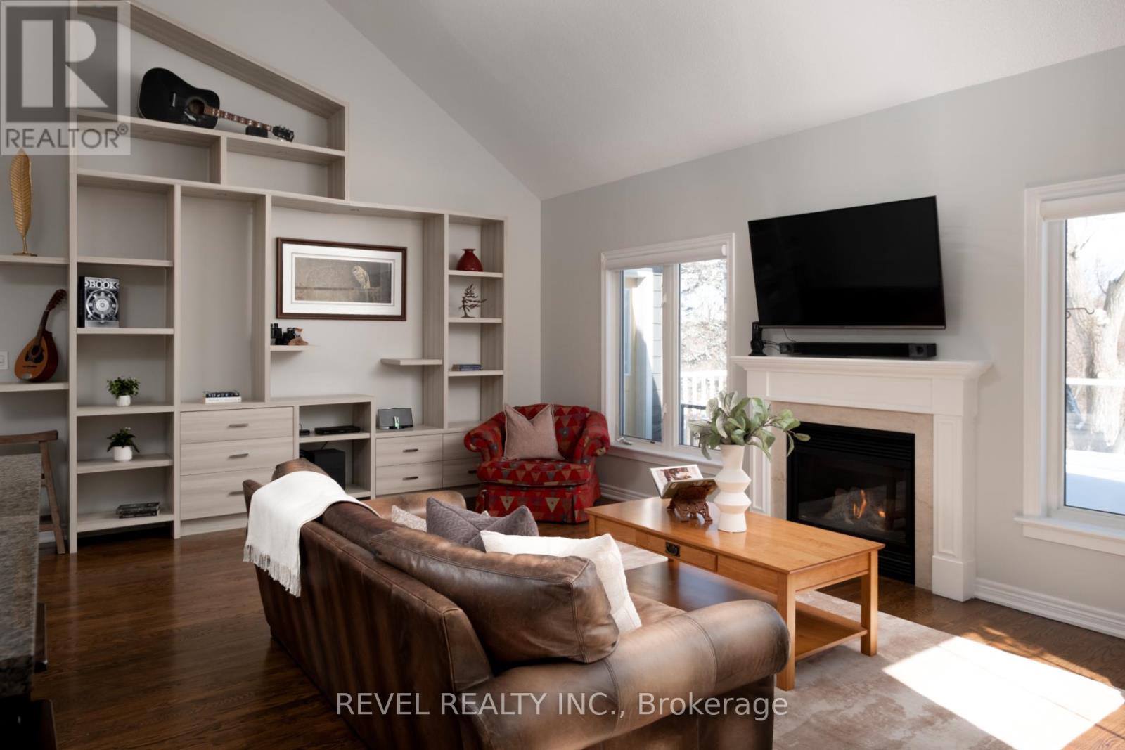 54 North Riverdale Drive, Caledon, Ontario  L7C 3K3 - Photo 16 - W12823518