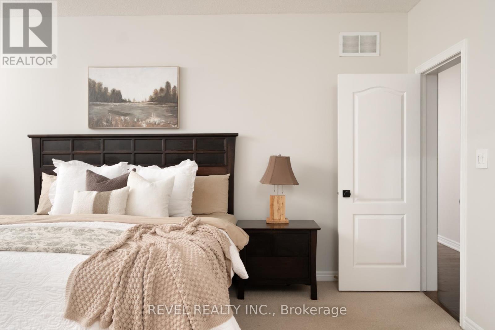 54 North Riverdale Drive, Caledon, Ontario  L7C 3K3 - Photo 20 - W12823518