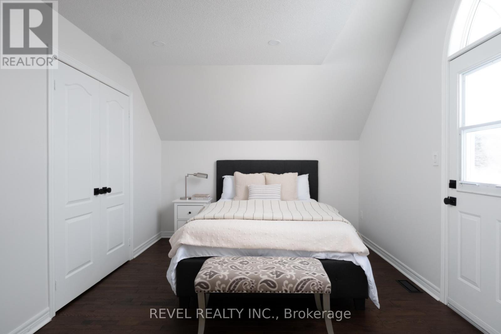 54 North Riverdale Drive, Caledon, Ontario  L7C 3K3 - Photo 27 - W12823518