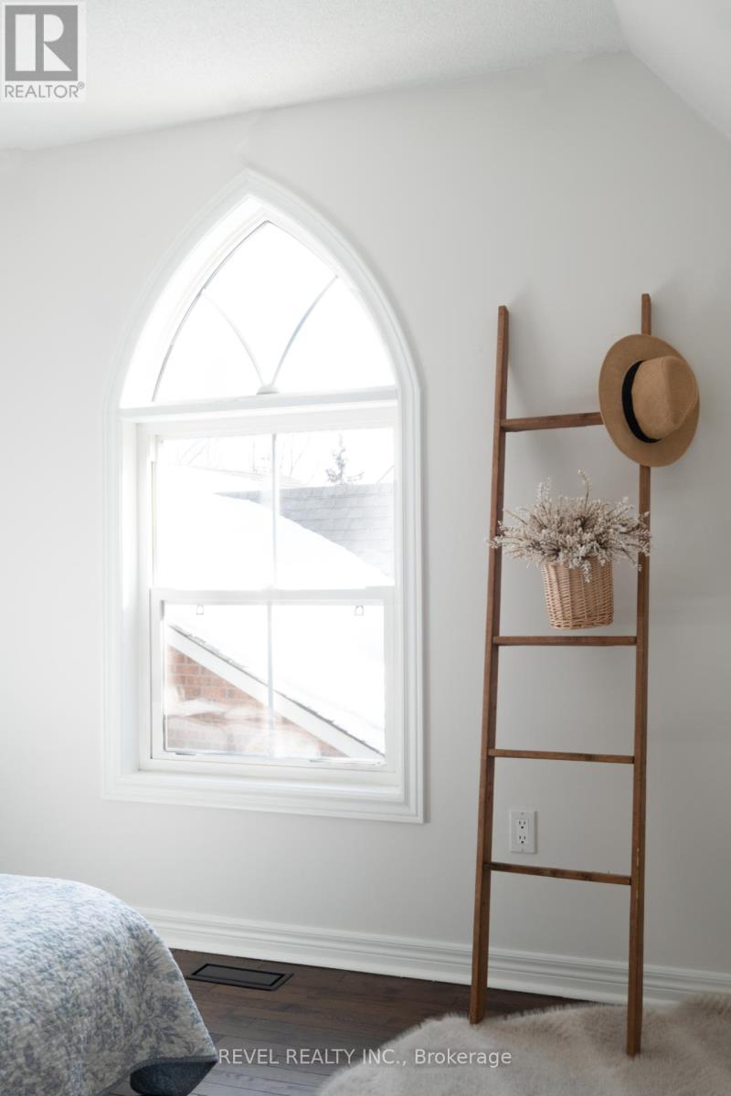 54 North Riverdale Drive, Caledon, Ontario  L7C 3K3 - Photo 30 - W12823518