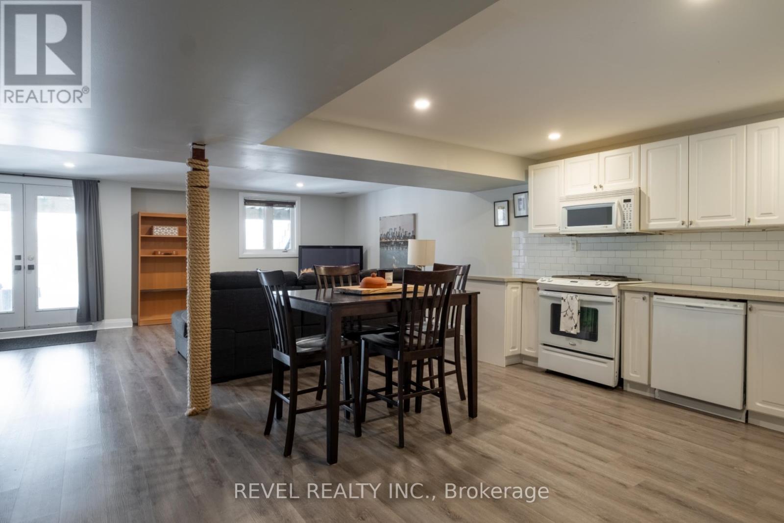 54 North Riverdale Drive, Caledon, Ontario  L7C 3K3 - Photo 32 - W12823518