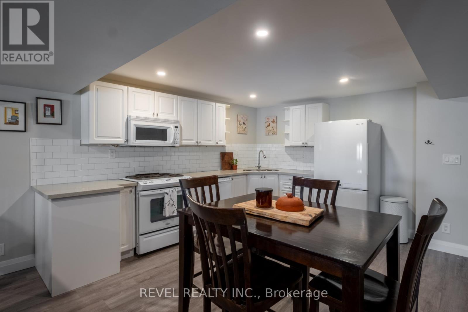 54 North Riverdale Drive, Caledon, Ontario  L7C 3K3 - Photo 36 - W12823518