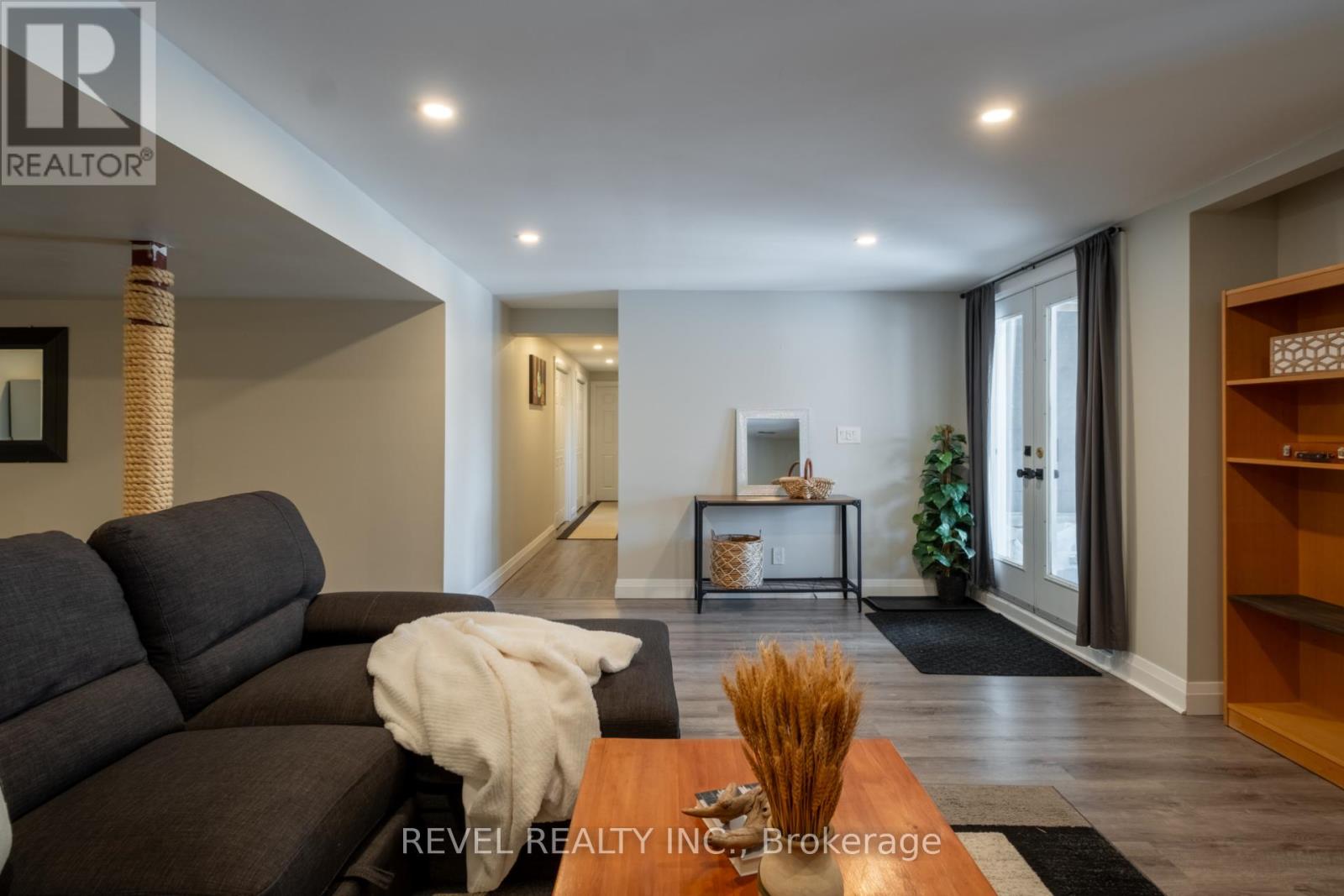 54 North Riverdale Drive, Caledon, Ontario  L7C 3K3 - Photo 37 - W12823518