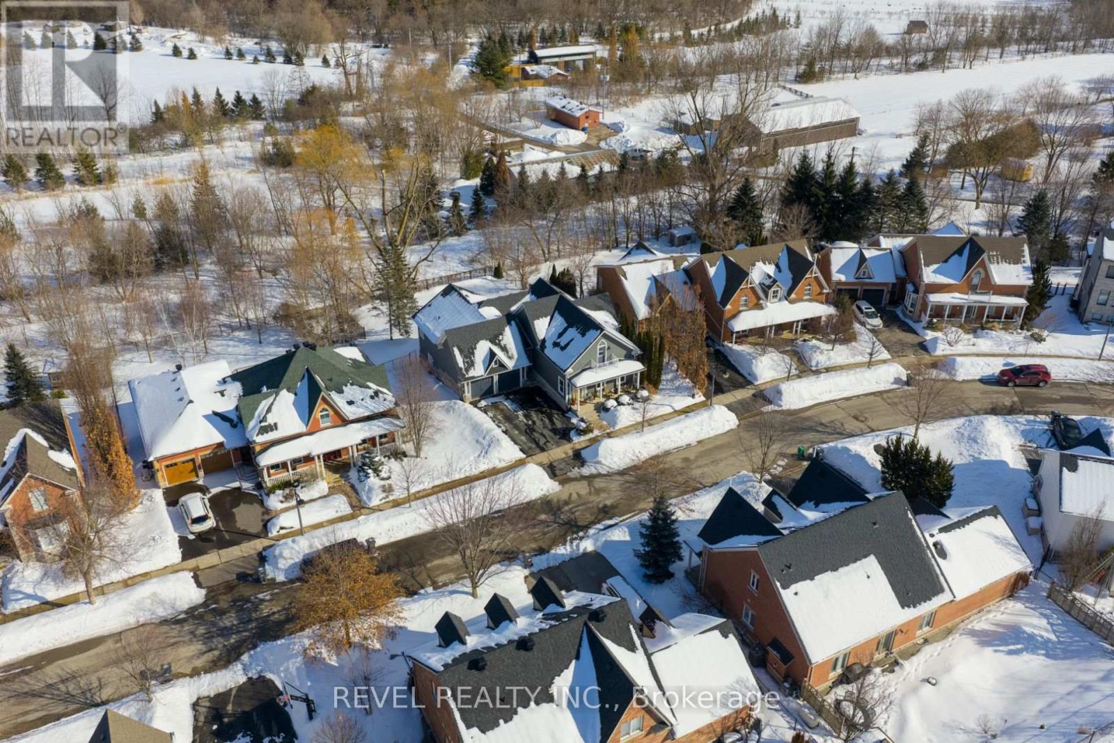 54 North Riverdale Drive, Caledon, Ontario  L7C 3K3 - Photo 46 - W12823518