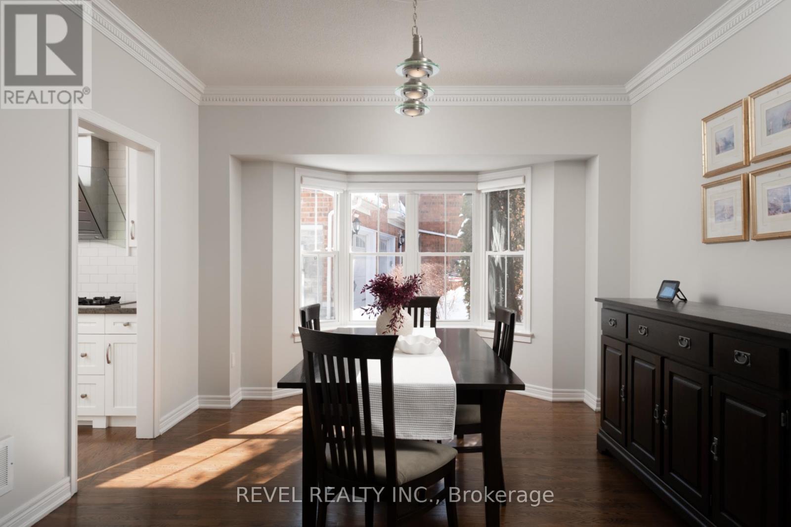 54 North Riverdale Drive, Caledon, Ontario  L7C 3K3 - Photo 5 - W12823518