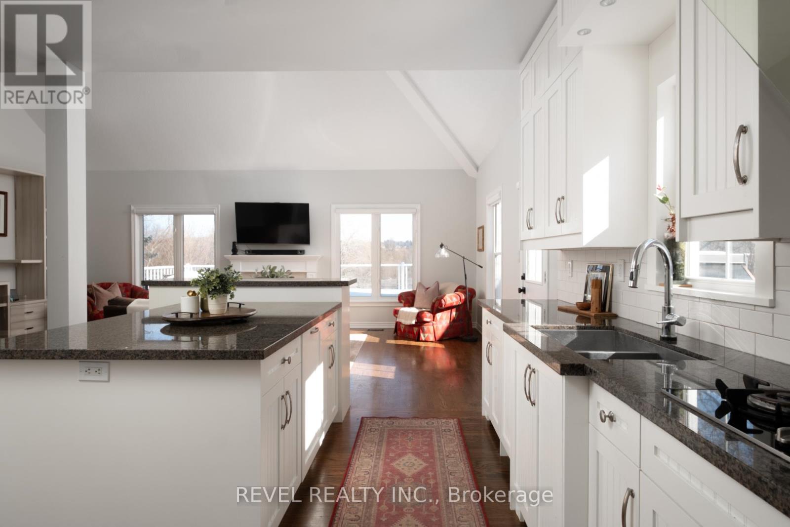 54 North Riverdale Drive, Caledon, Ontario  L7C 3K3 - Photo 8 - W12823518