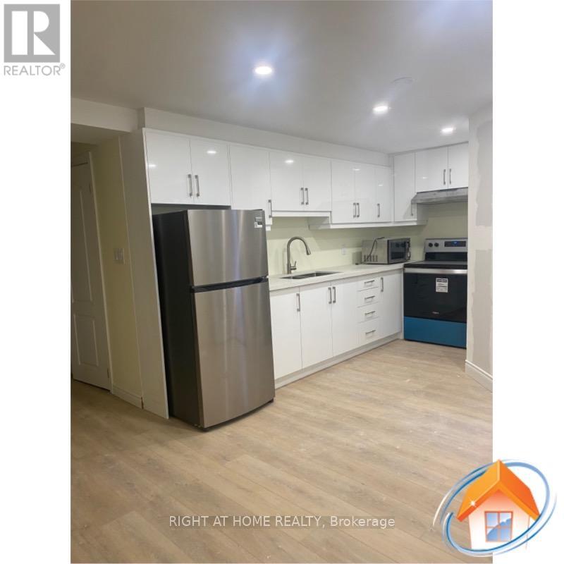 Bsmt - 2640 Wynten Way, Oakville (Cv Clearview), Ontario  L6J 6Y8 - Photo 3 - W12823564