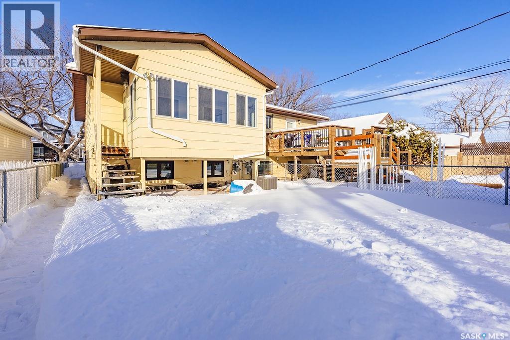 724 M Avenue S, Saskatoon, Saskatchewan  S7M 2L4 - Photo 31 - SK029227