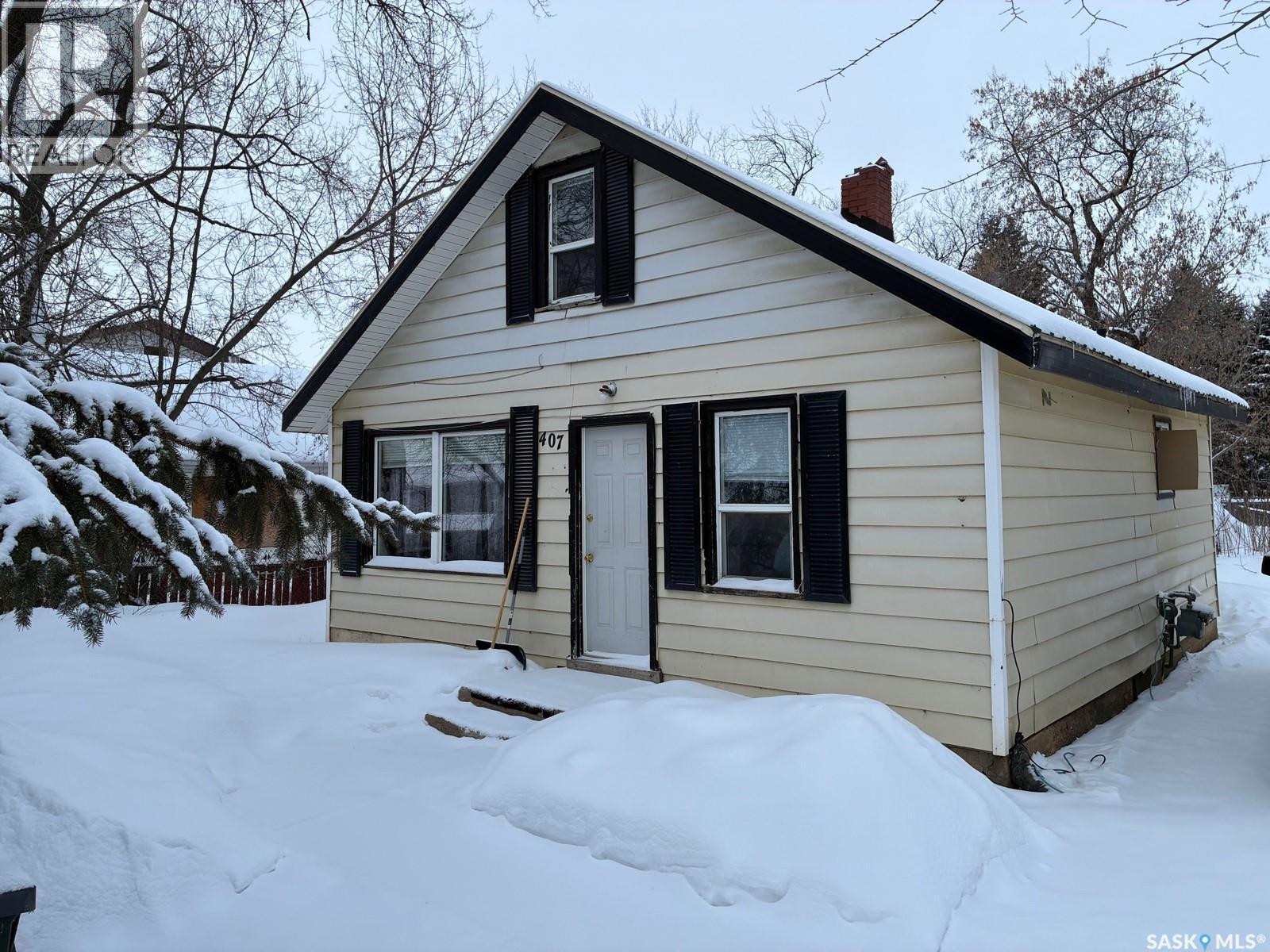 407 3rd STREET E, meadow lake, Saskatchewan