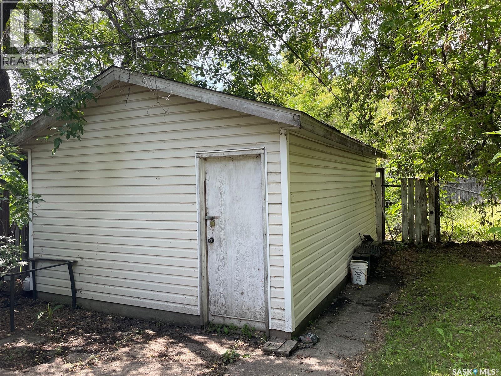 407 3rd Street E, Meadow Lake, Saskatchewan  S9X 1H7 - Photo 14 - SK029157