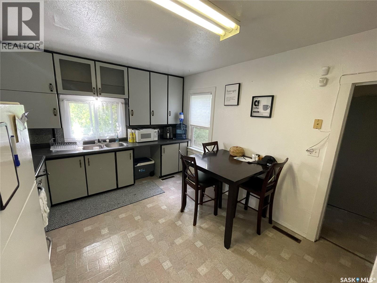 407 3rd Street E, Meadow Lake, Saskatchewan  S9X 1H7 - Photo 2 - SK029157