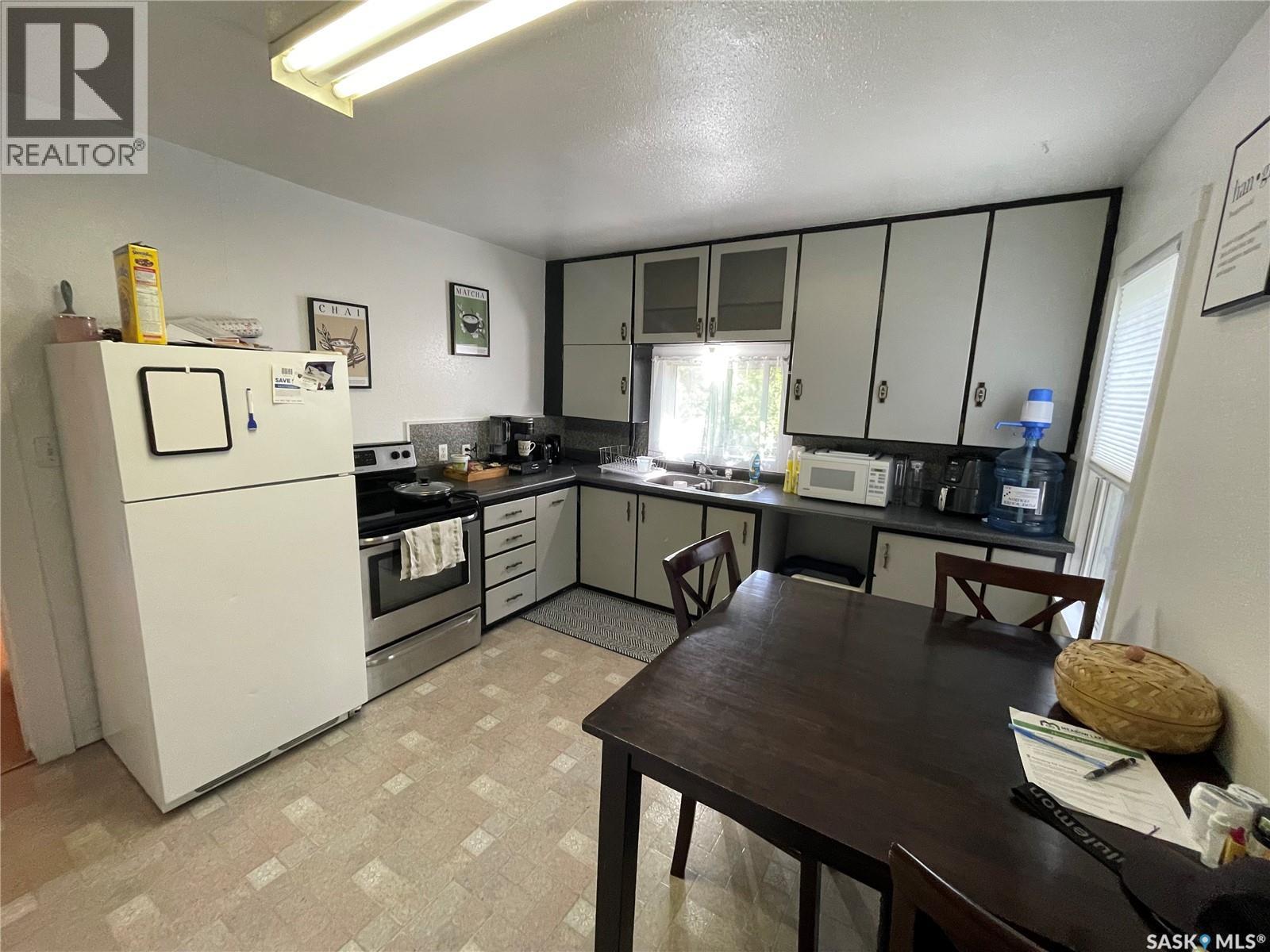 407 3rd Street E, Meadow Lake, Saskatchewan  S9X 1H7 - Photo 3 - SK029157