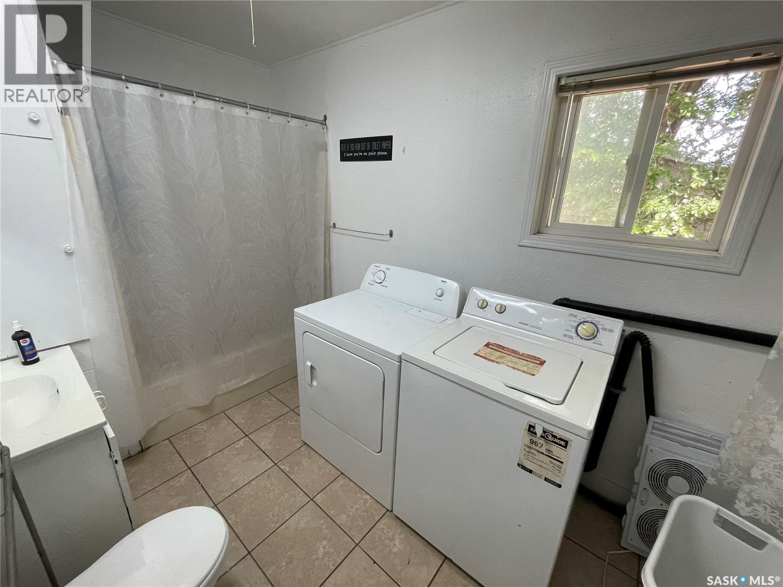 407 3rd Street E, Meadow Lake, Saskatchewan  S9X 1H7 - Photo 8 - SK029157