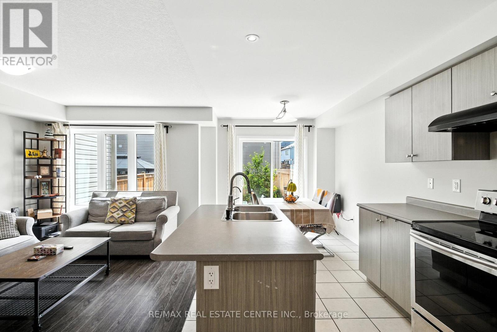 85 Thompson Road, Haldimand, Ontario  N3W 2G9 - Photo 7 - X12823412