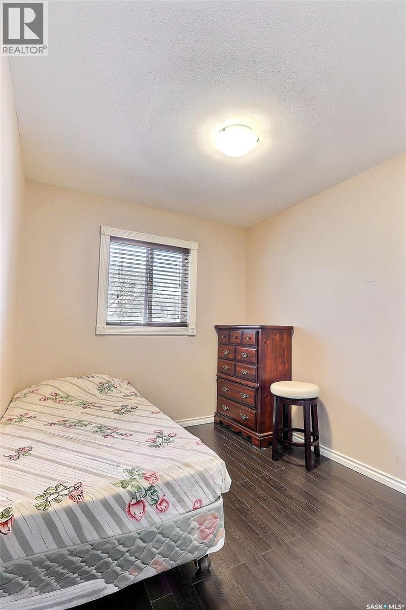 122 Macarthur Drive, Prince Albert, Saskatchewan  S6V 5X1 - Photo 10 - SK029042